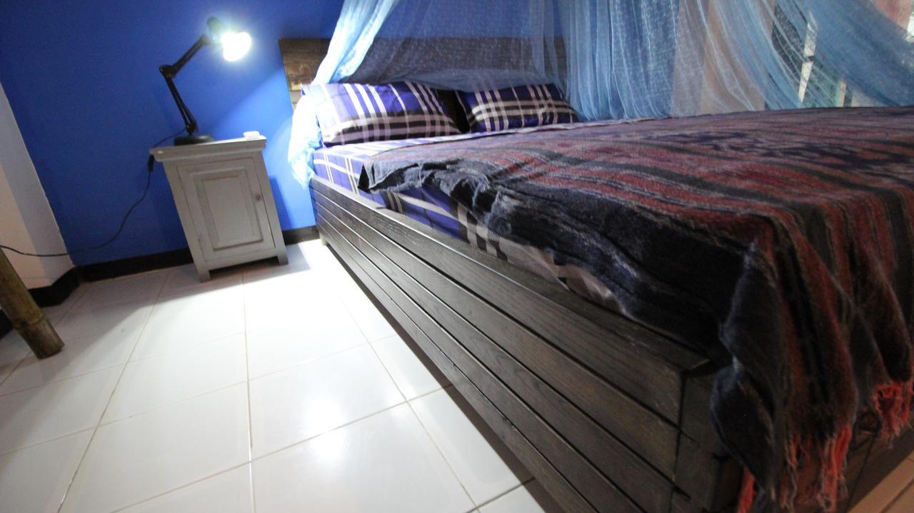 Hati Hati Hostel Yogyakarta Exterior photo