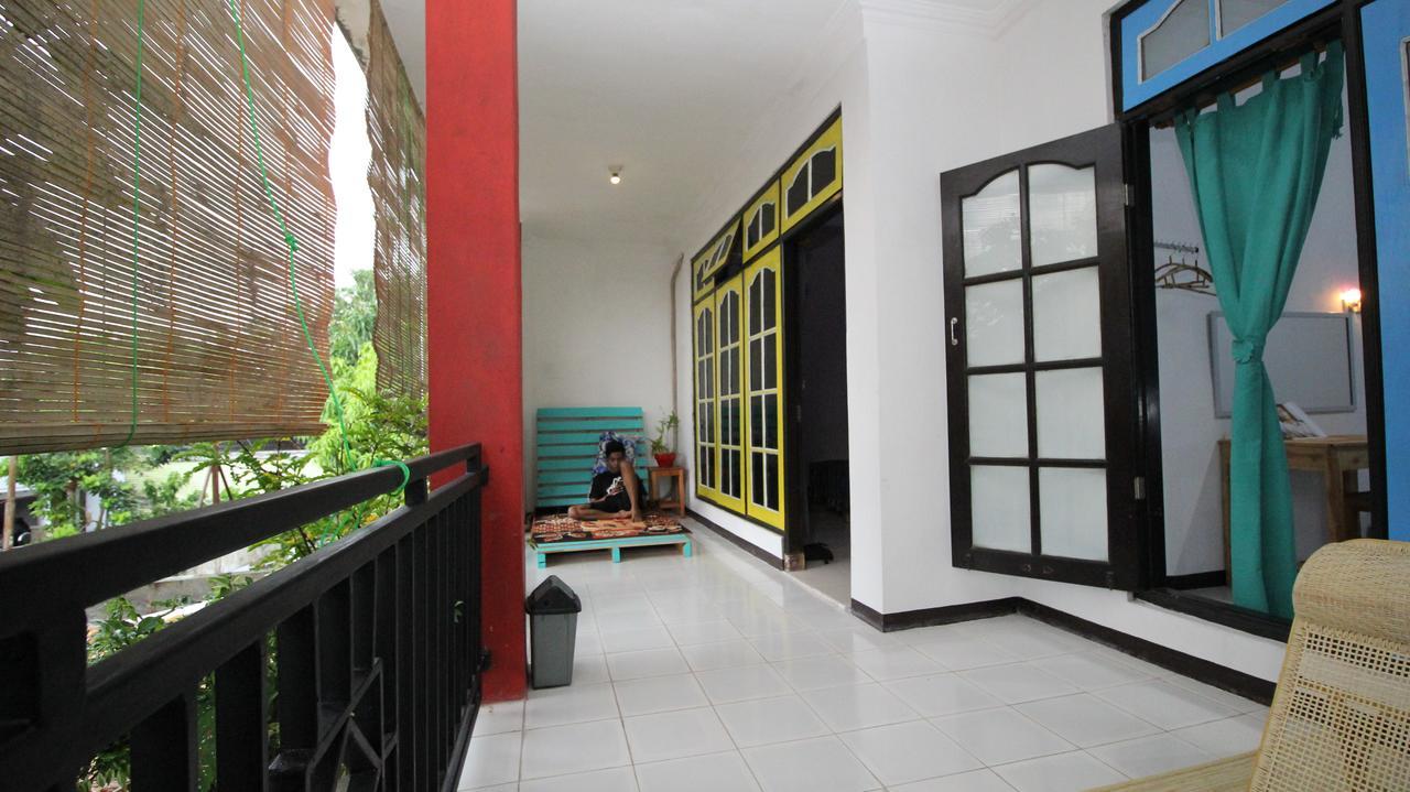 Hati Hati Hostel Yogyakarta Exterior photo