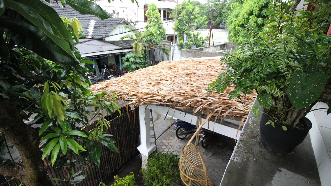 Hati Hati Hostel Yogyakarta Exterior photo