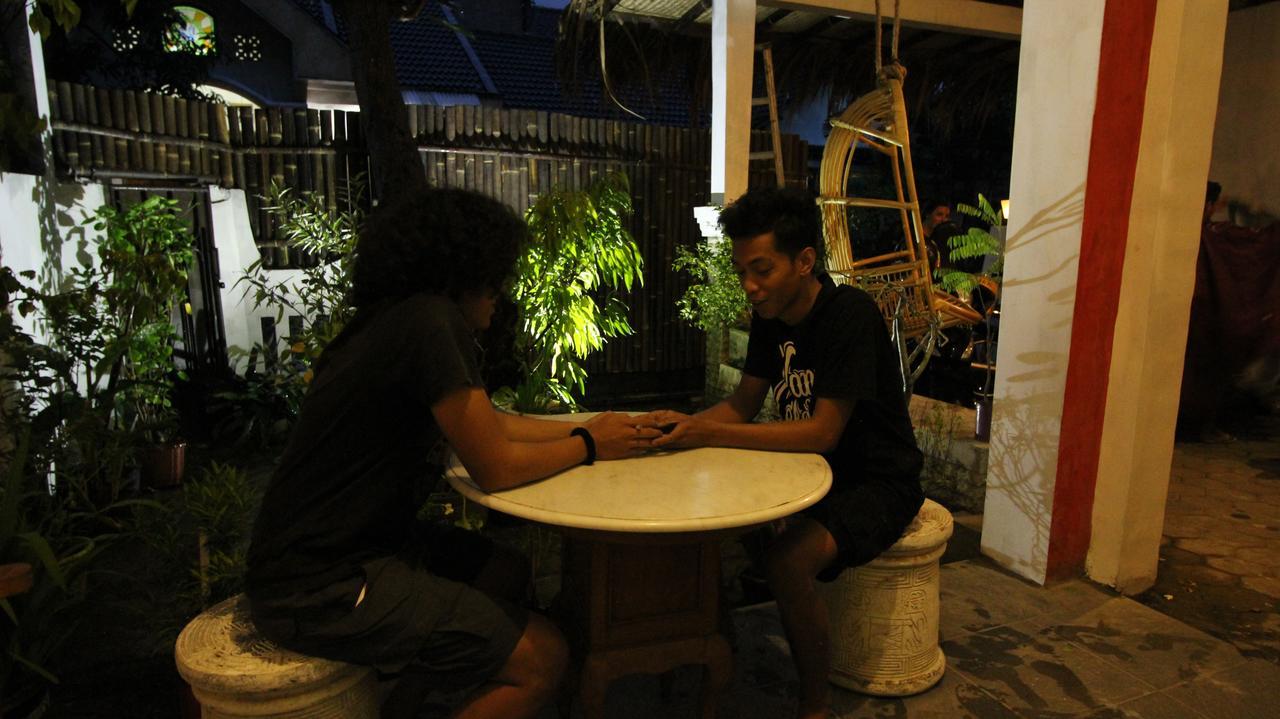 Hati Hati Hostel Yogyakarta Exterior photo