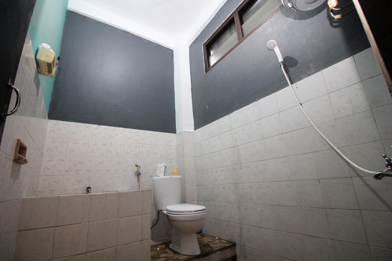 Hati Hati Hostel Yogyakarta Exterior photo