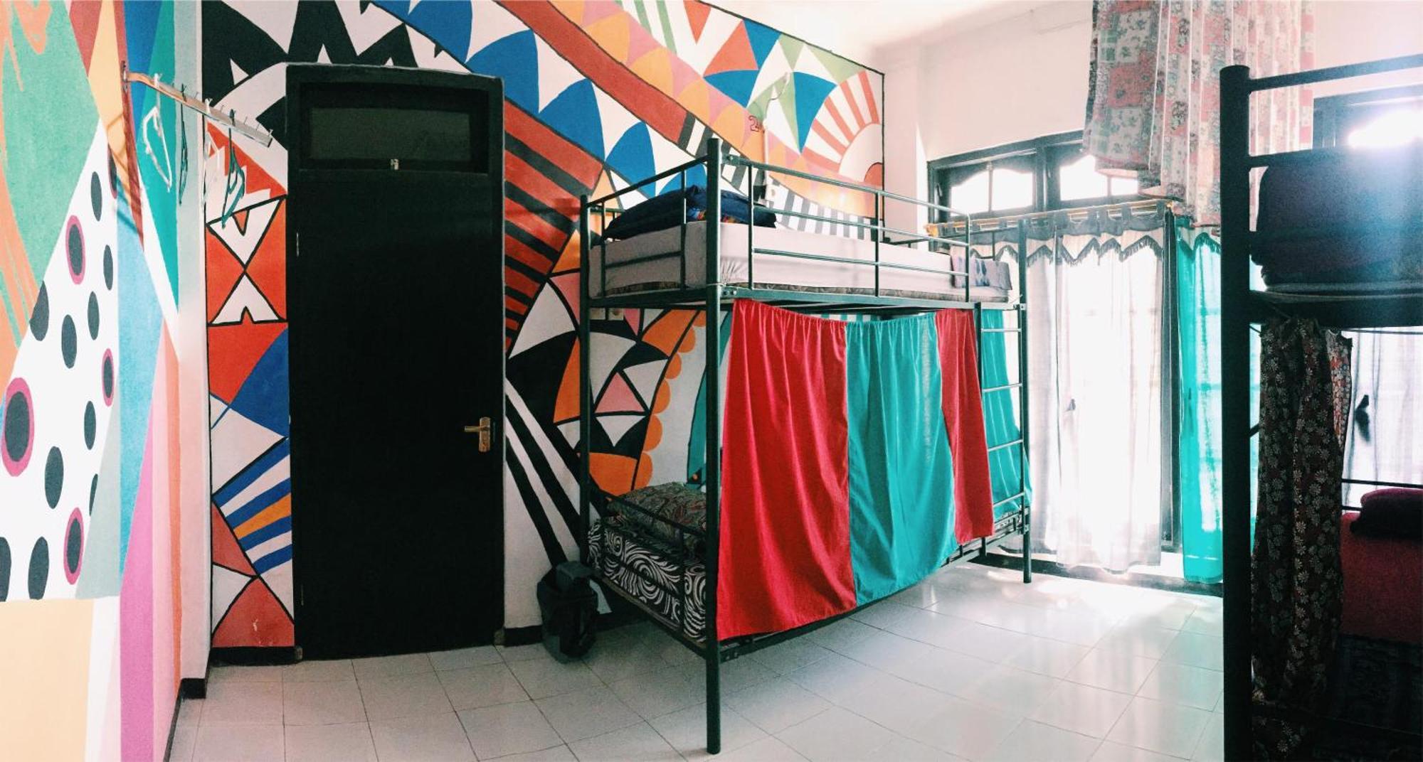 Hati Hati Hostel Yogyakarta Exterior photo