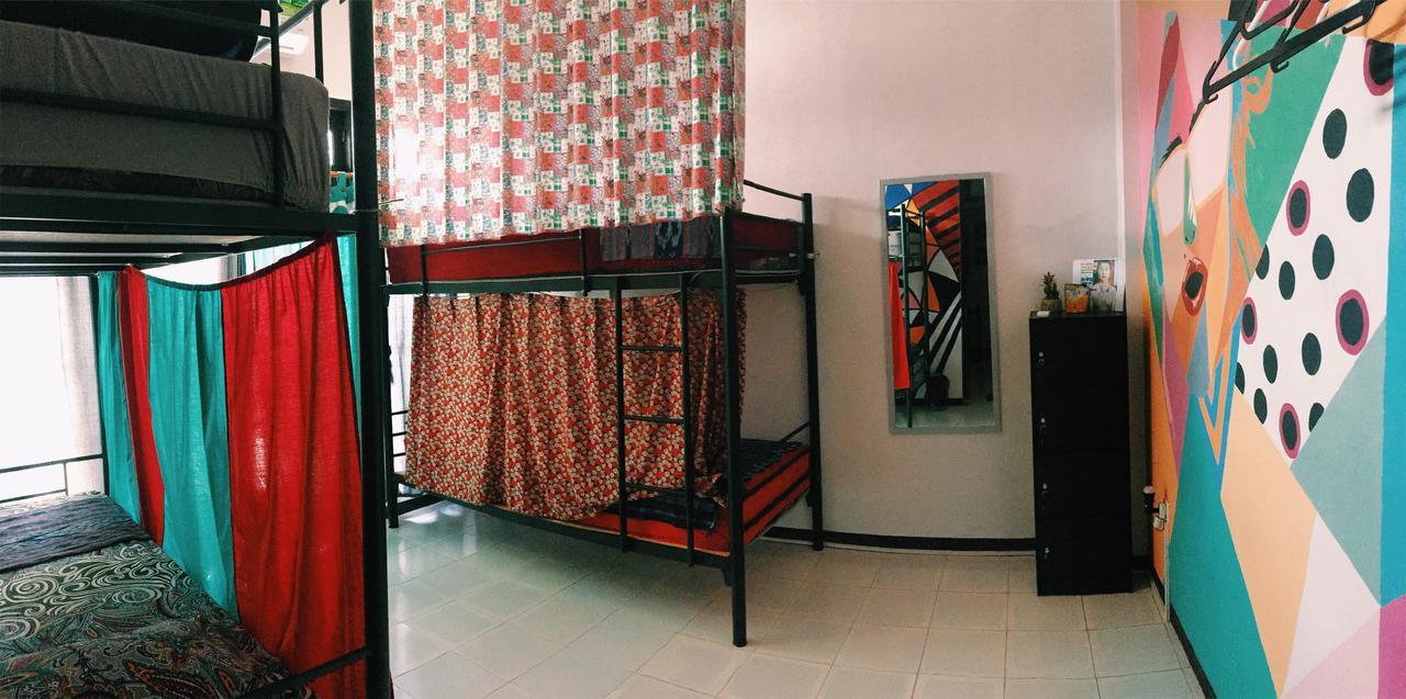 Hati Hati Hostel Yogyakarta Exterior photo